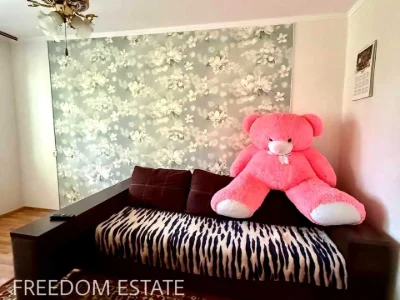 Apartment. Kharkiv, Traktorostudivnyky Ave.