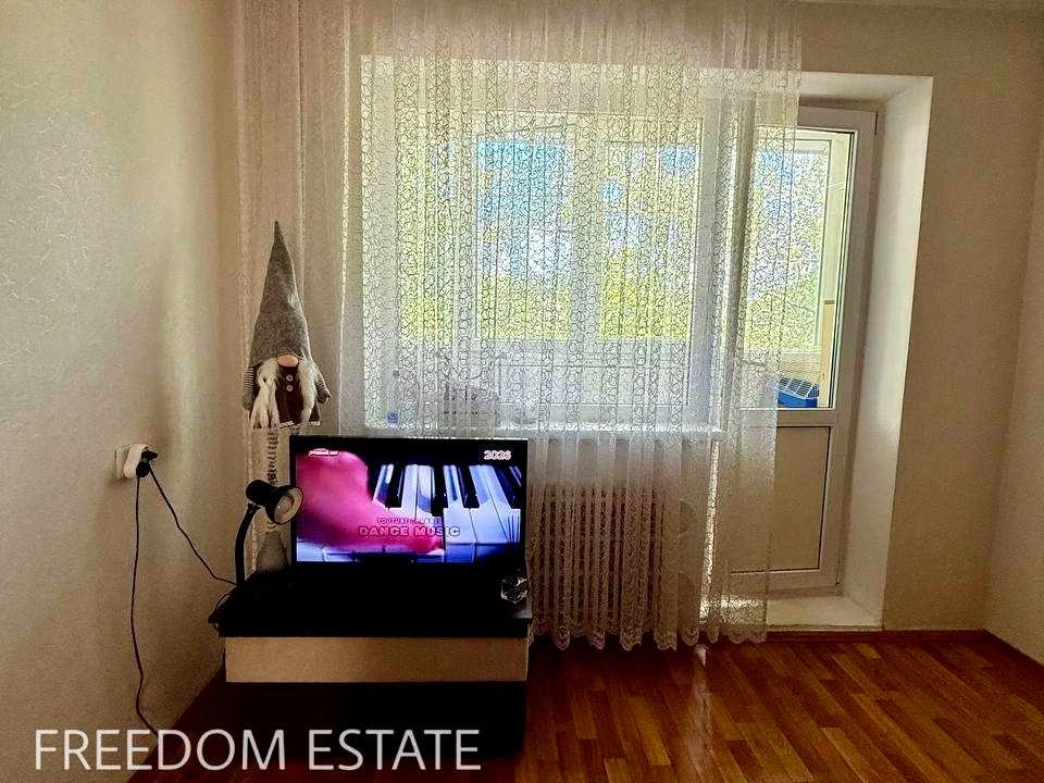 Apartment. Kharkiv, Traktorostudivnyky Ave.