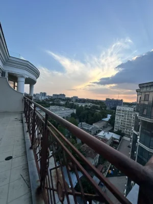 Каркашадзе, Французский бульвар. Центр Одессы. Ключи всегда