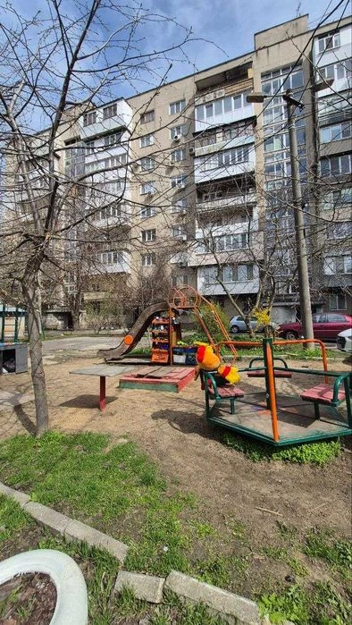 2-комнатная квартира с видом на парк Победы — кирпичный дом,