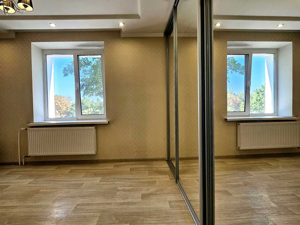 Квартира. Черкаси, Нечуя-Левицького вул.