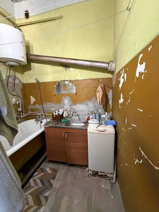 Продажа 2 ком квартиры, ул. Стефаника (напротив библиотеки)