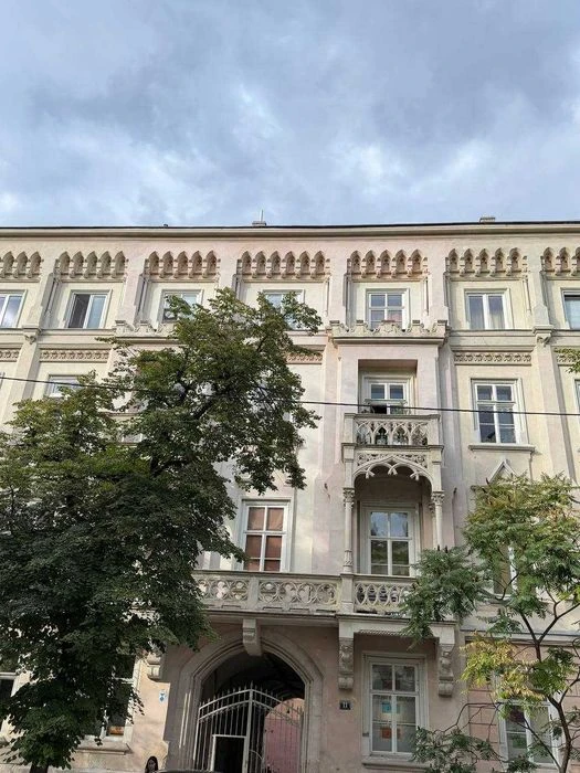 Продажа 2 ком квартиры, ул. Стефаника (напротив библиотеки)