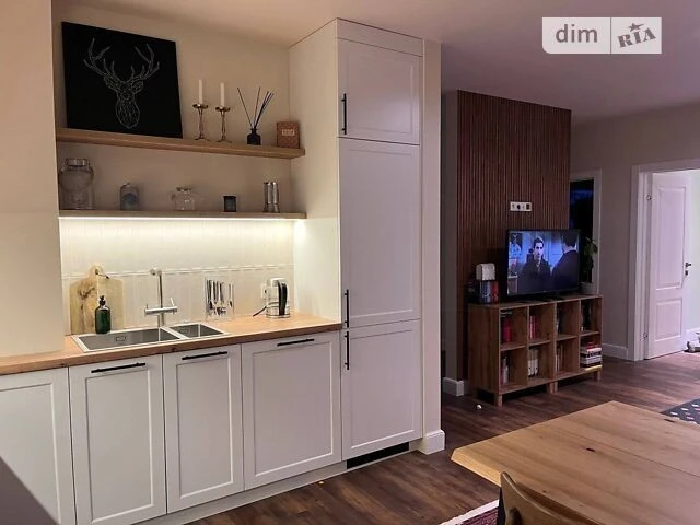 Sale of 2-room apartment 75.7 sq. m. on Zolotoustivska Street 25 • I
