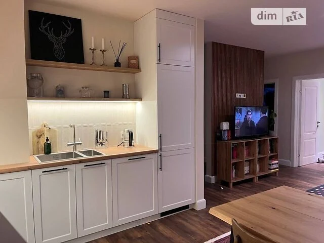 Sale of 2-room apartment 75.7 sq. m. on Zolotoustivska Street 25 • I