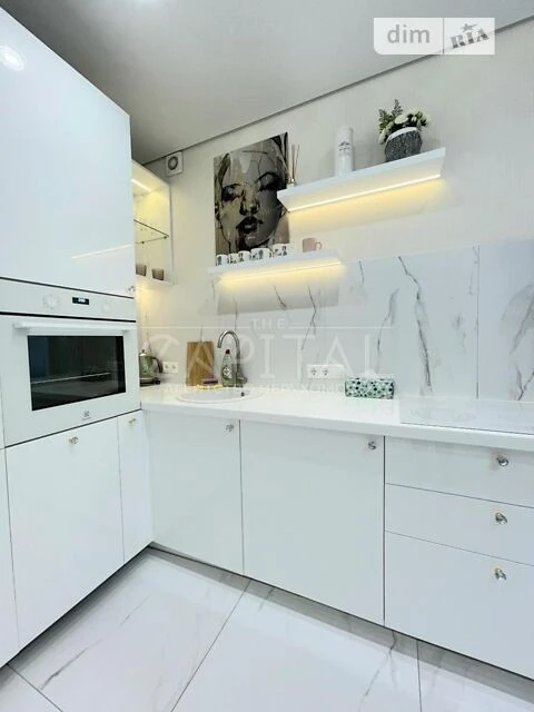For sale 2-room apartment 67 sq. m on Obolonskyi Avenue 26 • ID 34