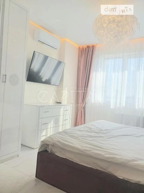 For sale 2-room apartment 67 sq. m on Obolonskyi Avenue 26 • ID 34