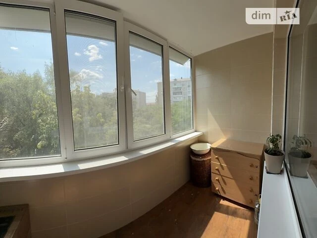 For sale 2-room apartment 45.7 sq. m. on Bakynska Street 37 • ID 3457