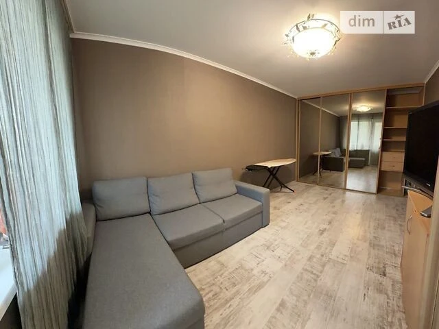 For sale 2-room apartment 45.7 sq. m. on Bakynska Street 37 • ID 3457