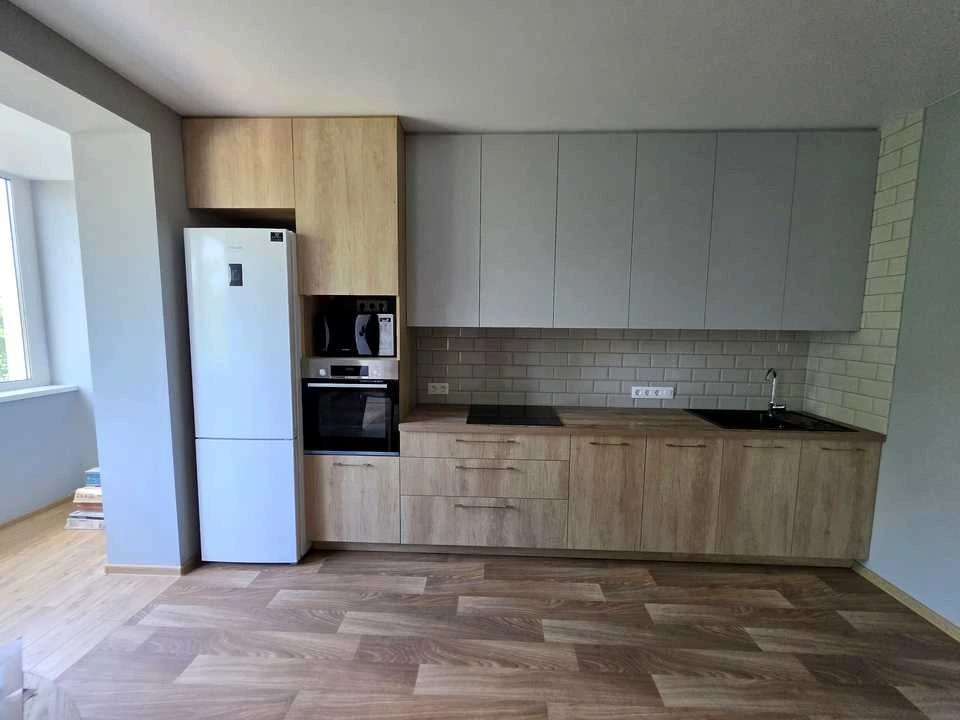 Apartment. Kharkiv, Heroiv Kharkova Ave. (Moskovskiy)