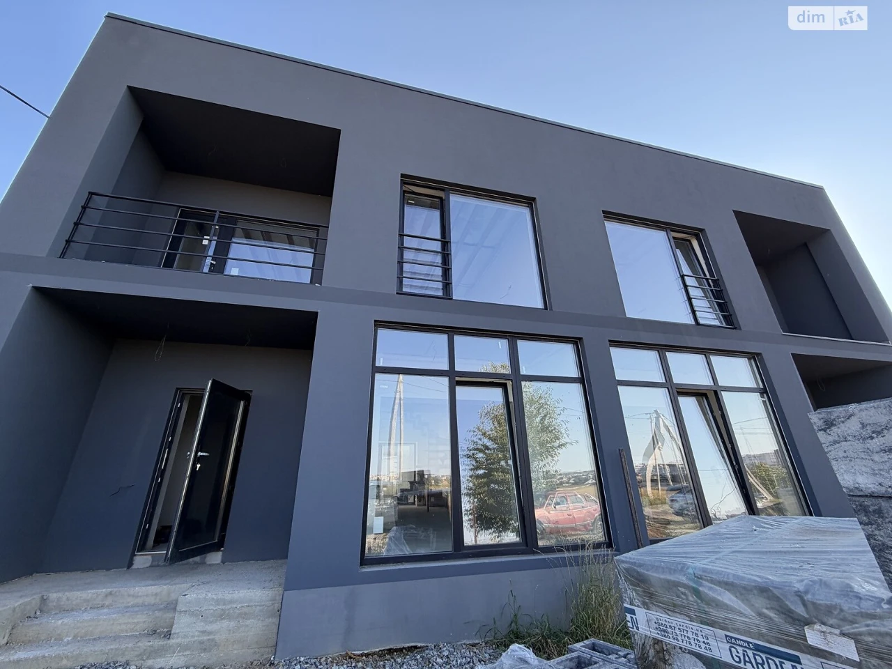 Duplex for sale Academic