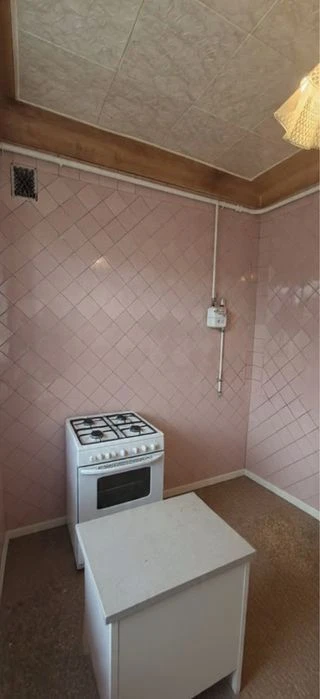 Owner 3 bedroom stalinska avenue heroes kharkov 57/63