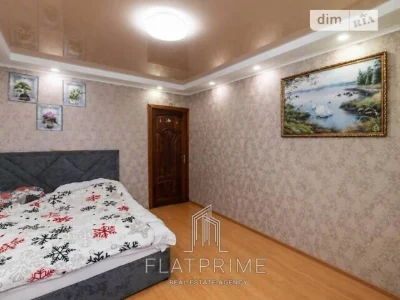 Продаж 3к квартири 69 кв. м на вул. Прирічна 5 • ID 34728947