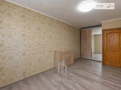Продаж 3к квартири 69 кв. м на вул. Прирічна 5 • ID 34728947