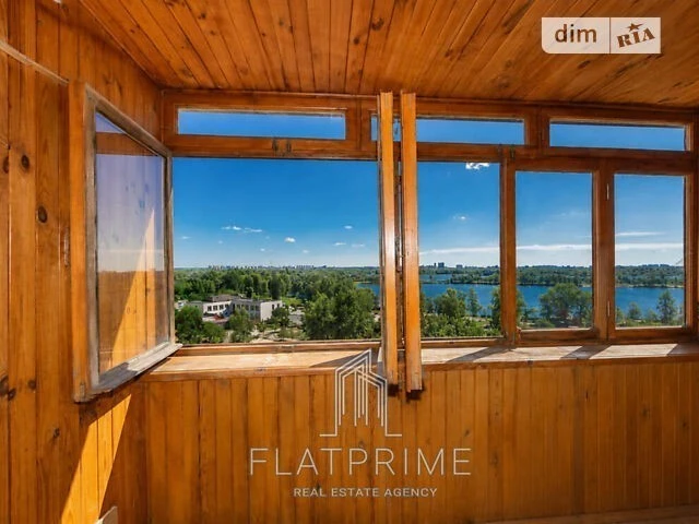 Продаж 3к квартири 69 кв. м на вул. Прирічна 5 • ID 34728947