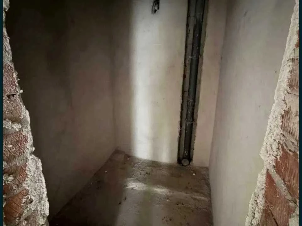 Apartment. Ivano-Frankivsk, Oleksandra Dovzhenko St., (Building