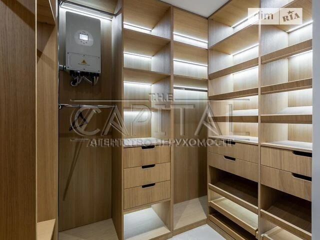 Sale of a 5-room apartment of 189 sq. m. on Bulvarno-Kudryavska Street 7