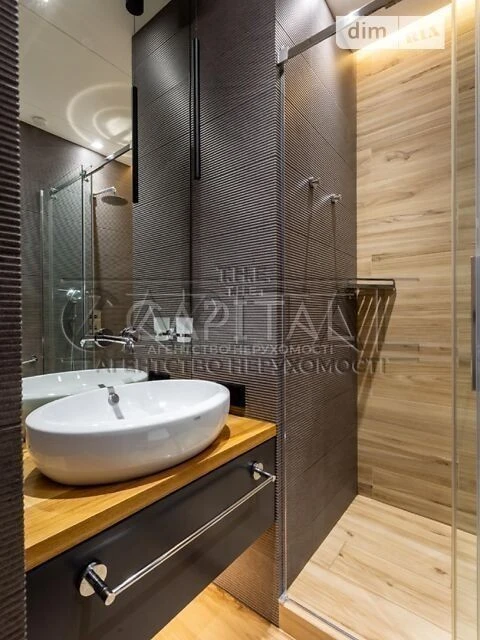 Sale of a 5-room apartment of 189 sq. m. on Bulvarno-Kudryavska Street 7