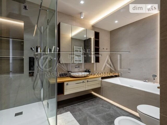 Sale of a 5-room apartment of 189 sq. m. on Bulvarno-Kudryavska Street 7