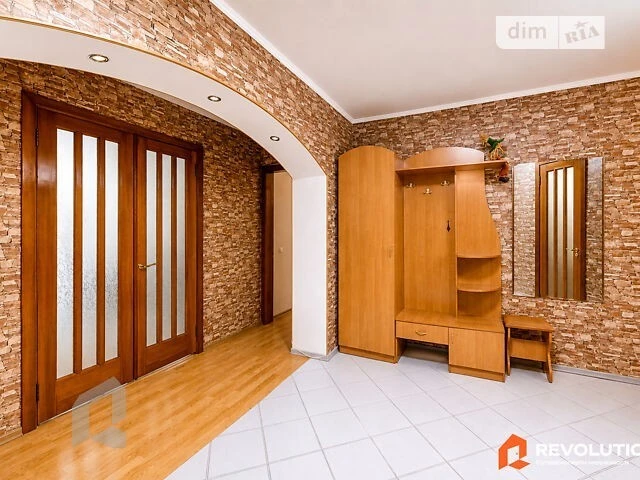 Sale of 3-room apartment 82.7 sq. m. on Kharkovska Street 46 • ID 346