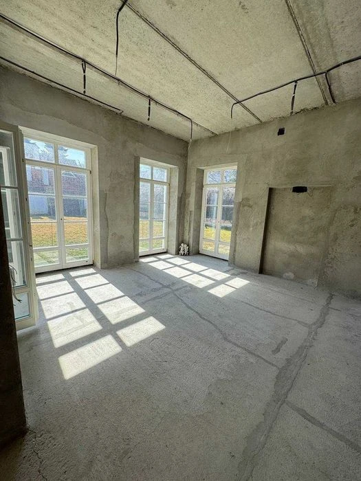 House in a closed cooperative! Arcadia! 13 acres, swimming pool. 1L55