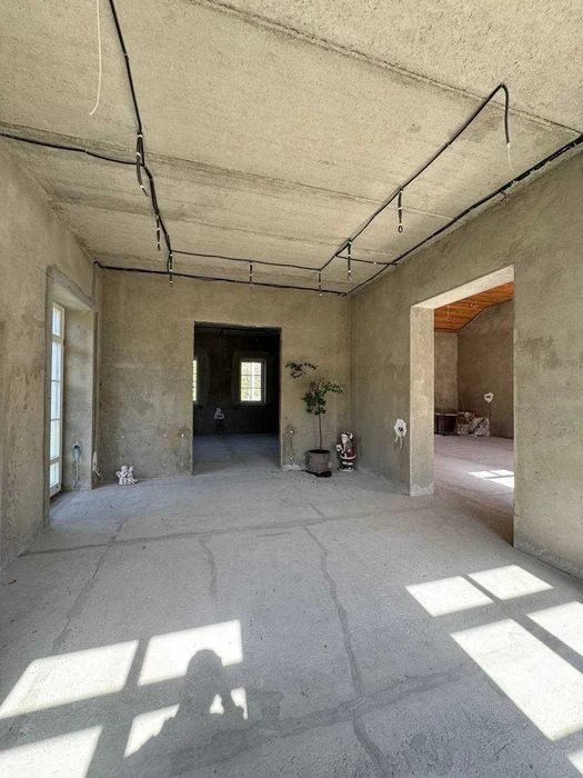 House in a closed cooperative! Arcadia! 13 acres, swimming pool. 1L55