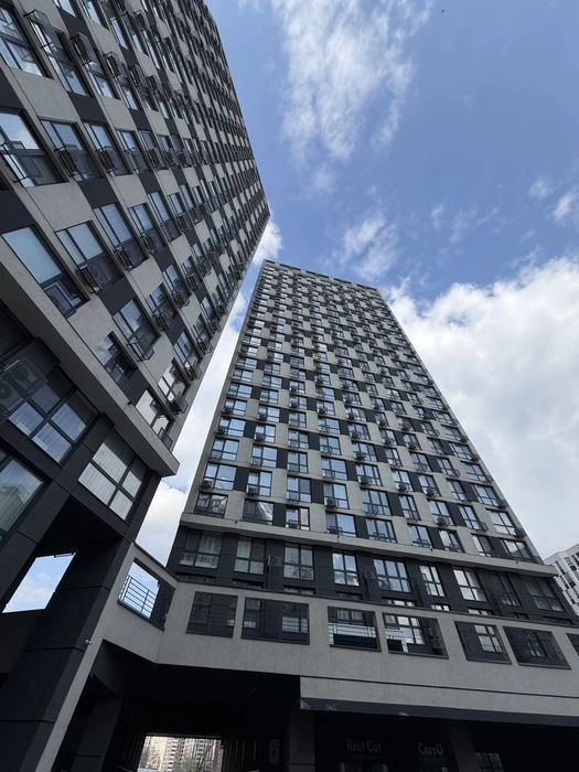 Продаж 2к квартири 70м2 в Жк Славутич 2.0 метро Славутич 1хв