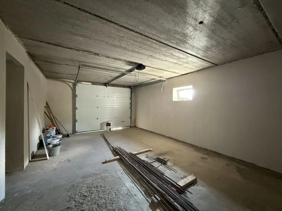 Продаж будинку біля озера | 180м2 | 6 соток