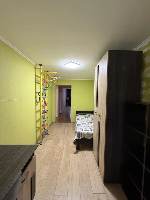 Продаж 3-к квартири по вул. Космічна