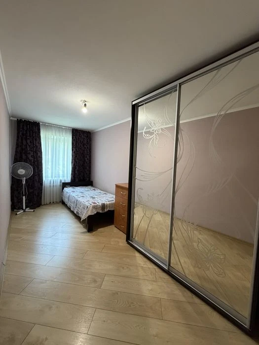 Продаж 3-к квартири по вул. Космічна