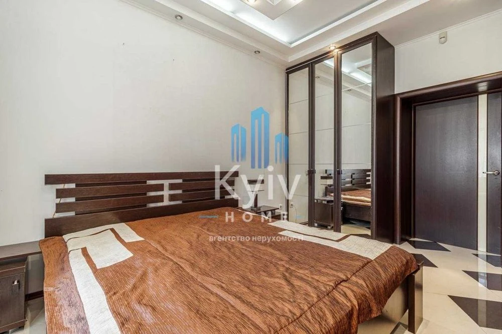 Apartment for sale on Ukrainian Heroes Square