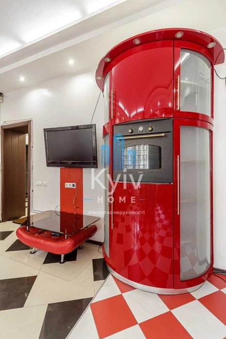 Apartment for sale on Ukrainian Heroes Square