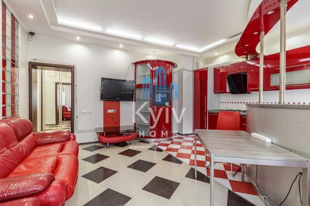 Apartment for sale on Ukrainian Heroes Square
