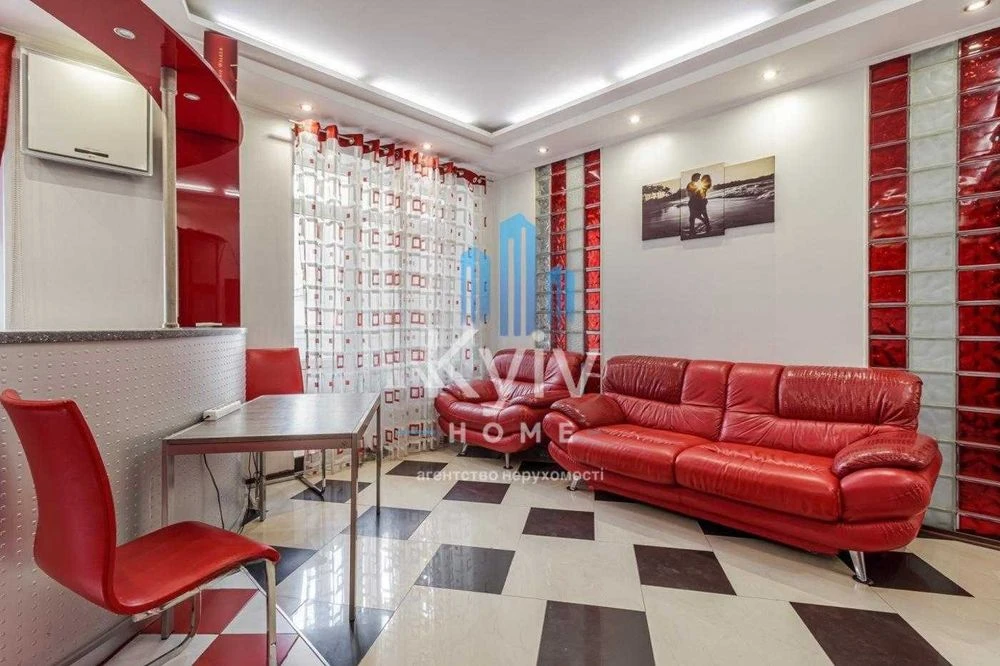 Apartment for sale on Ukrainian Heroes Square