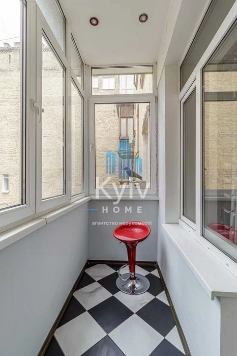 Apartment for sale on Ukrainian Heroes Square