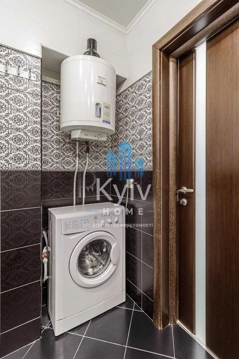 Apartment for sale on Ukrainian Heroes Square