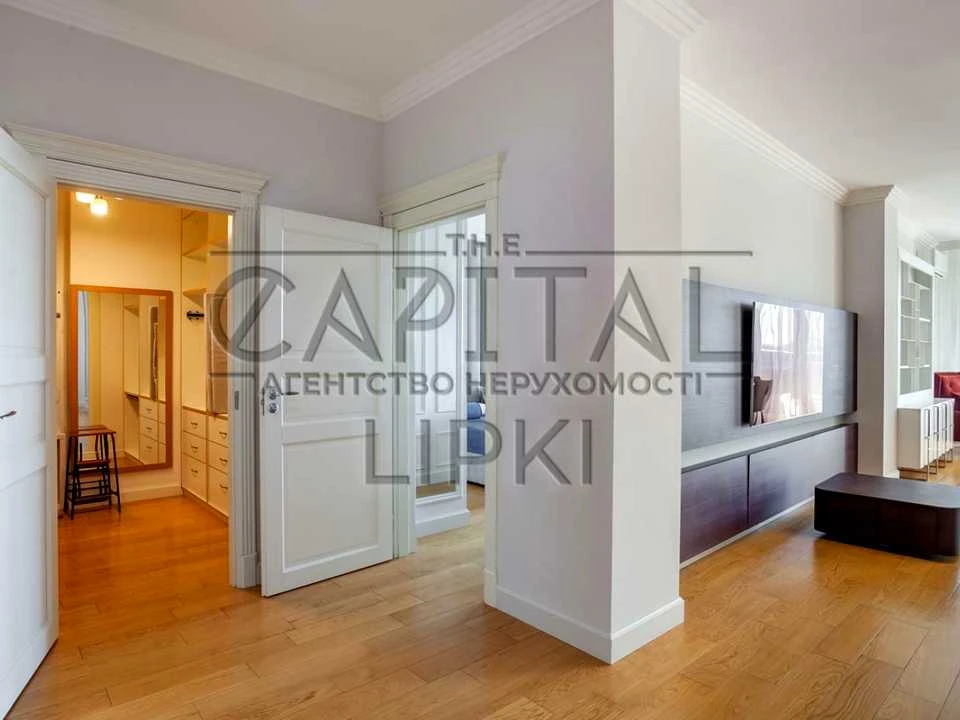 Apartment. Kyiv, Andriy Verkhoglyad St. (Mykhayla Dragomirova)