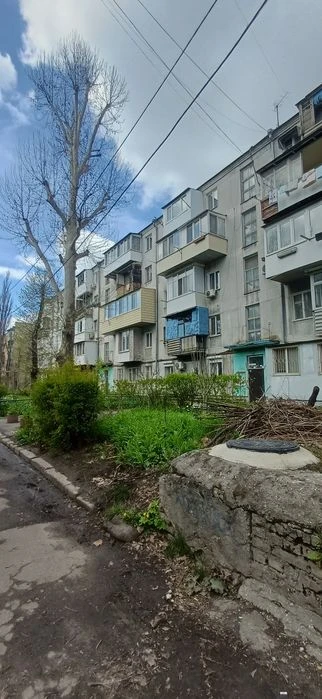 Продам 2 ком Космонавтов/1 ст Люст дороги