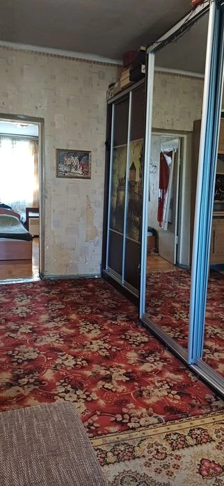 Продам 2 ком Космонавтов/1 ст Люст дороги