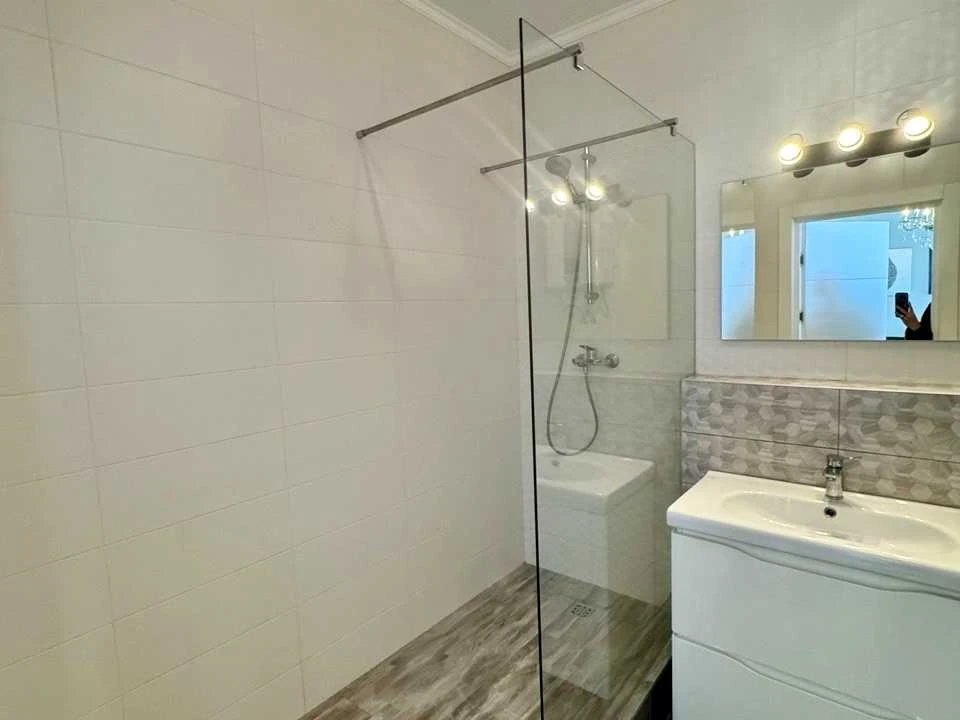 Apartment. Odesa, Valeria Samofalova St. (Kamanina), 16a/