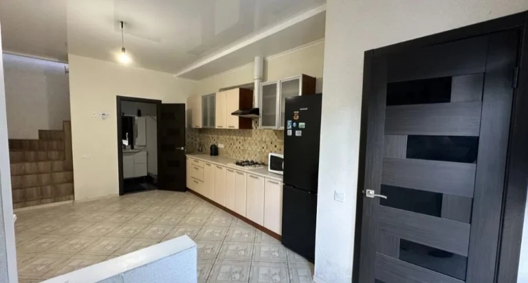 Просторный коттедж с ремонтом , 50 м, ул М. Аркаса