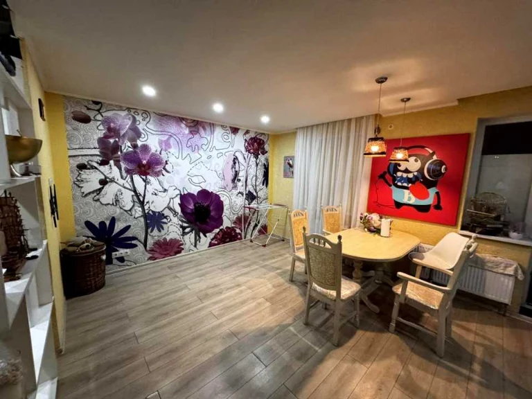 Apartment. Kharkiv, Peremohy Avenue.