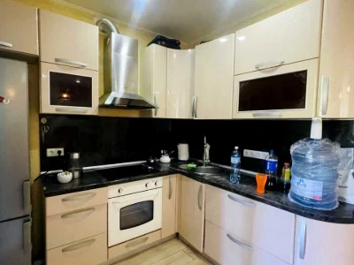 Apartment. Kharkiv, Peremohy Avenue.
