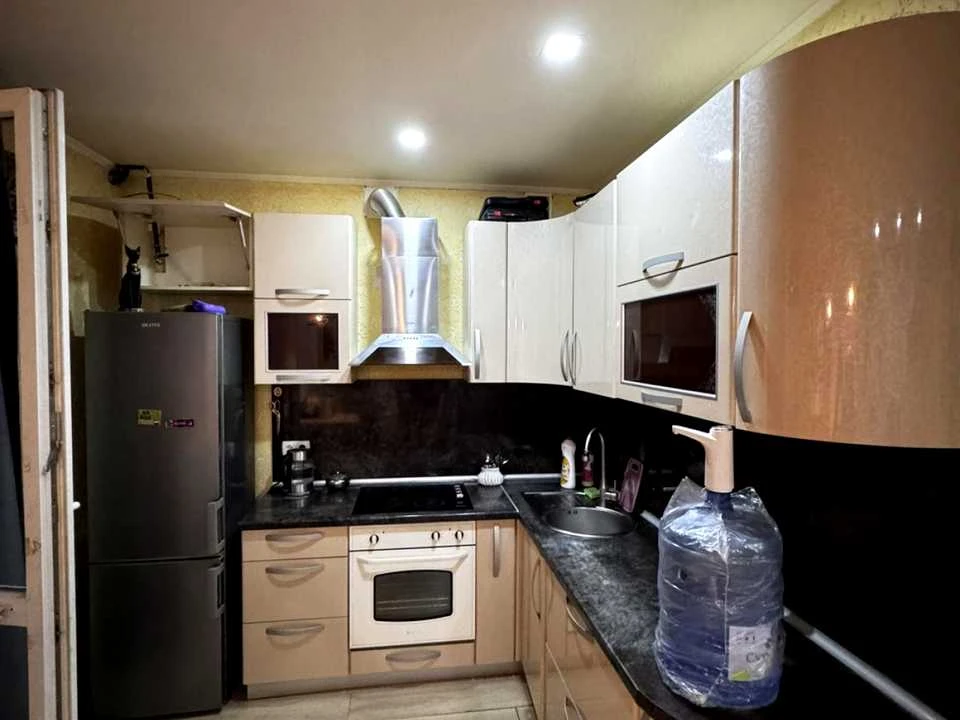 Apartment. Kharkiv, Peremohy Avenue.