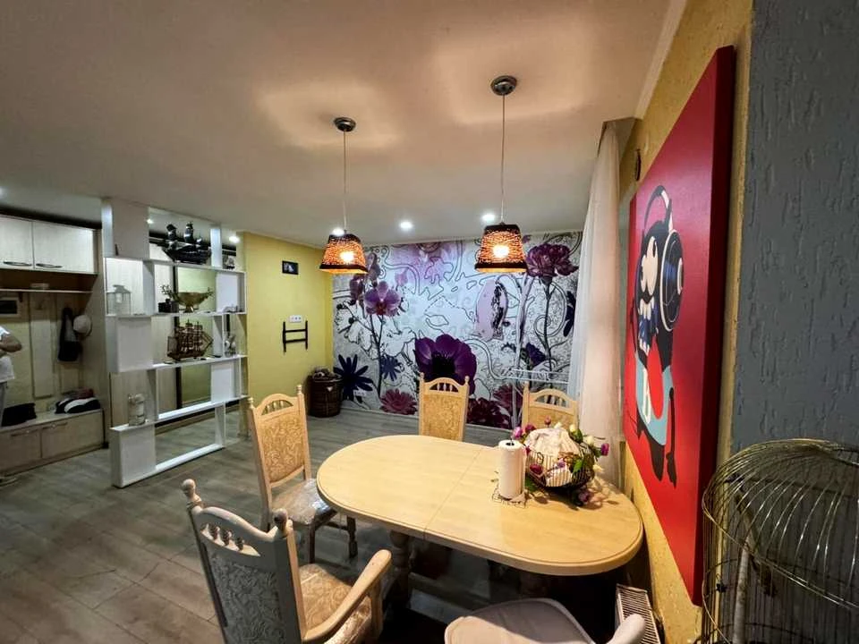Apartment. Kharkiv, Peremohy Avenue.