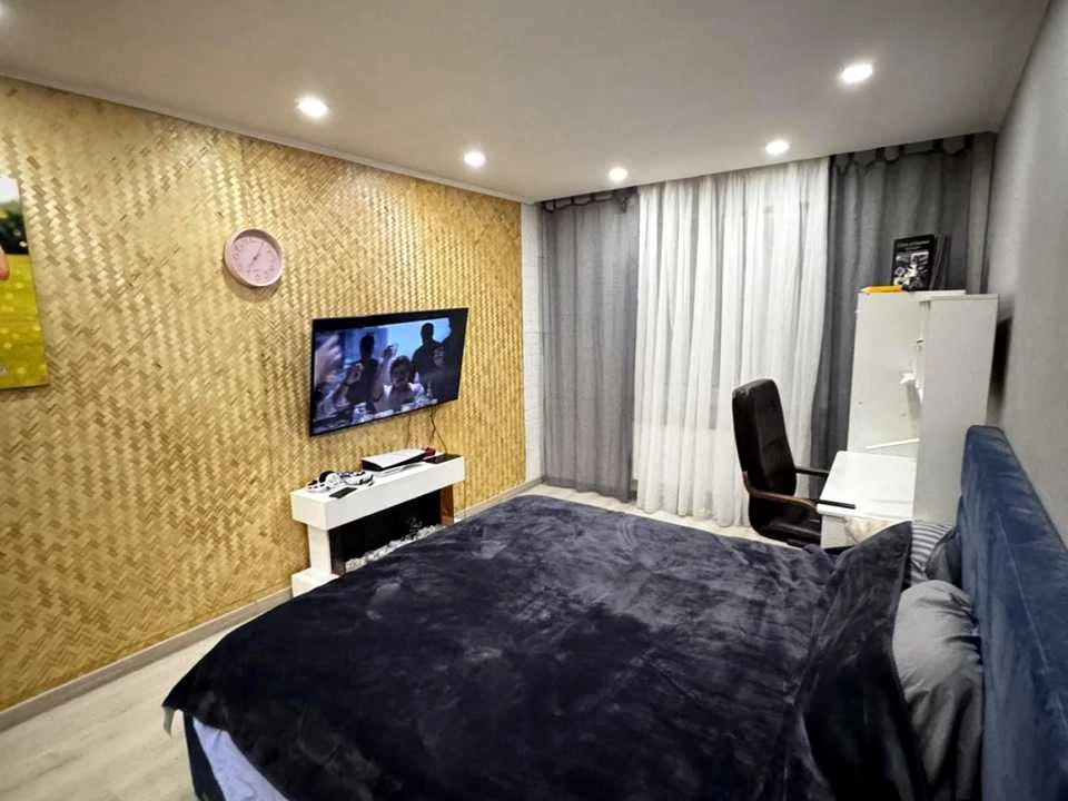 Apartment. Kharkiv, Peremohy Avenue.