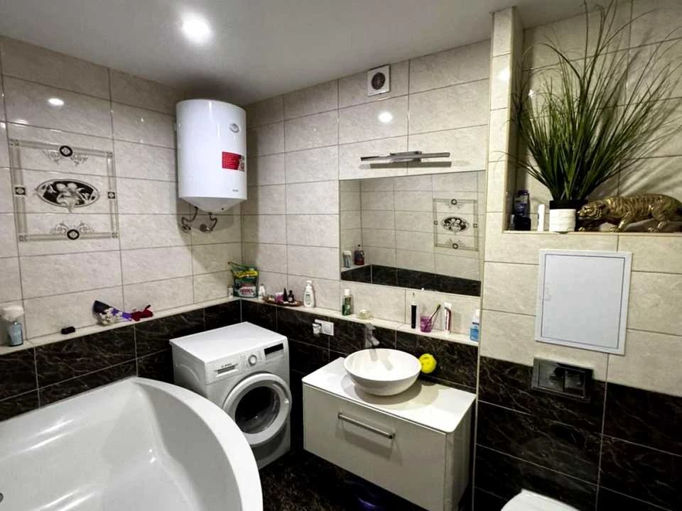 Apartment. Kharkiv, Peremohy Avenue.