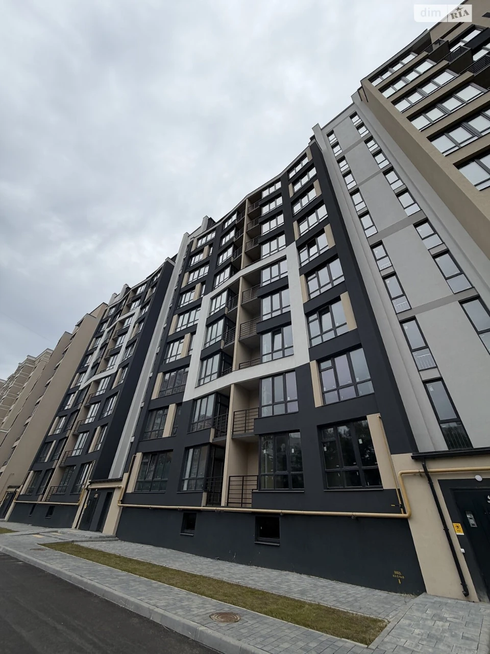 Продаж Квартира Виставка