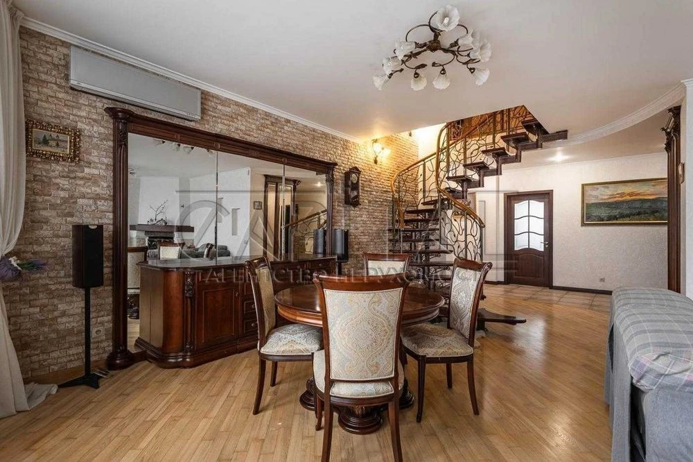Penthouse for sale, Lobanovsky Ave., Holoseevo