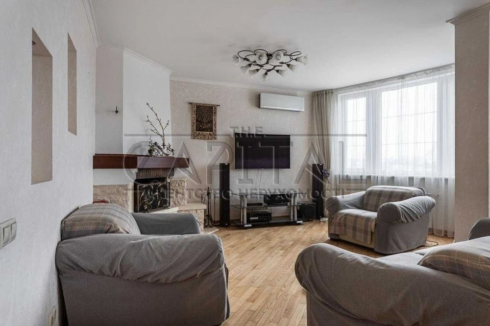 Penthouse for sale, Lobanovsky Ave., Holoseevo